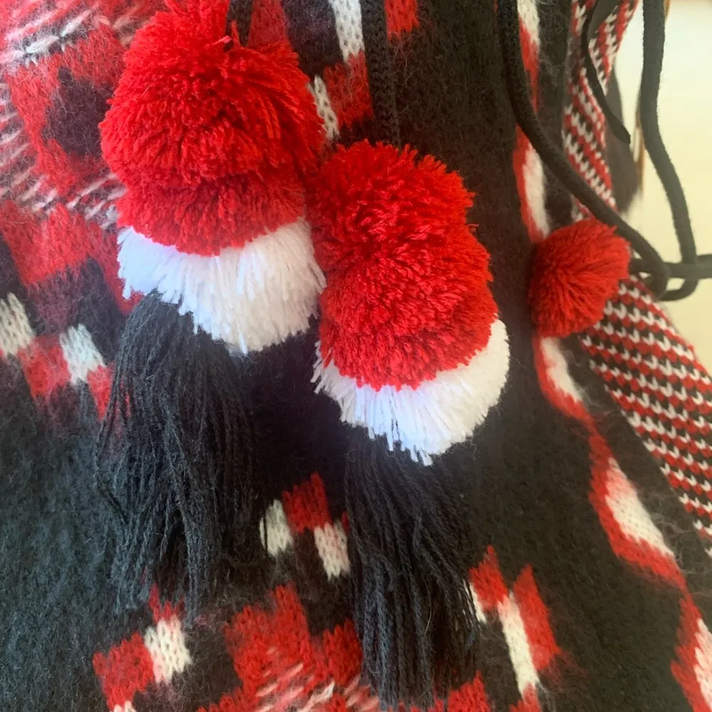 Elan Black Red & White Shawl Tassel Tie - Image 3