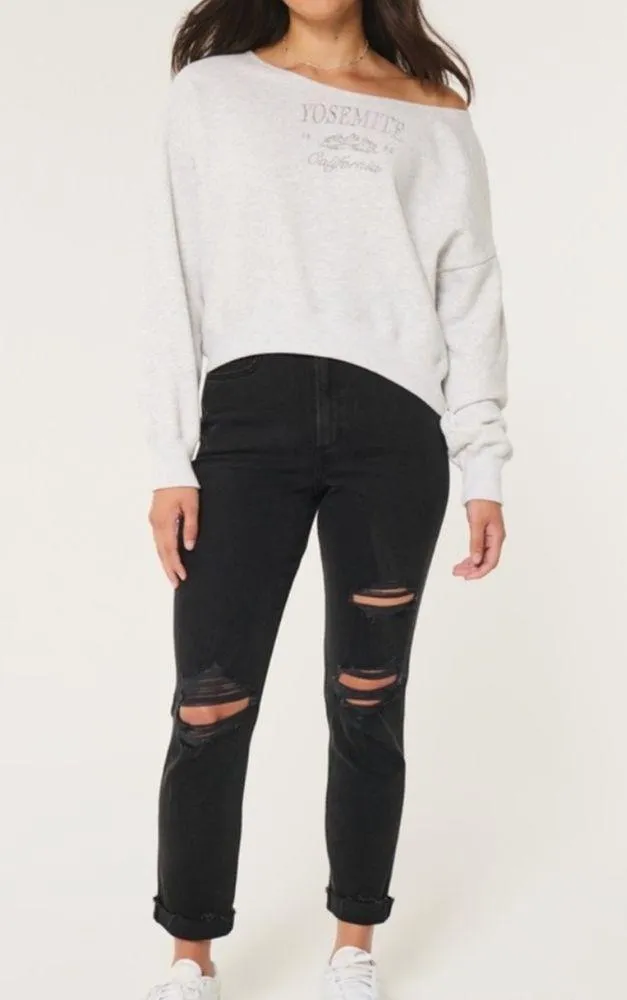 HOLLISTER Curvy Ultra High Rise Black Distressed  Mom Jeans - Image 2