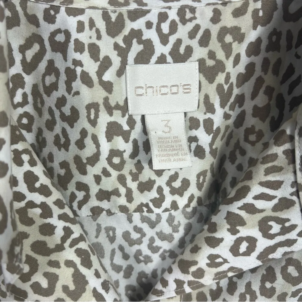 Women's Chico's White Cheetah Print Button Down Dress Blouse Size 3 (A29) - Image 3