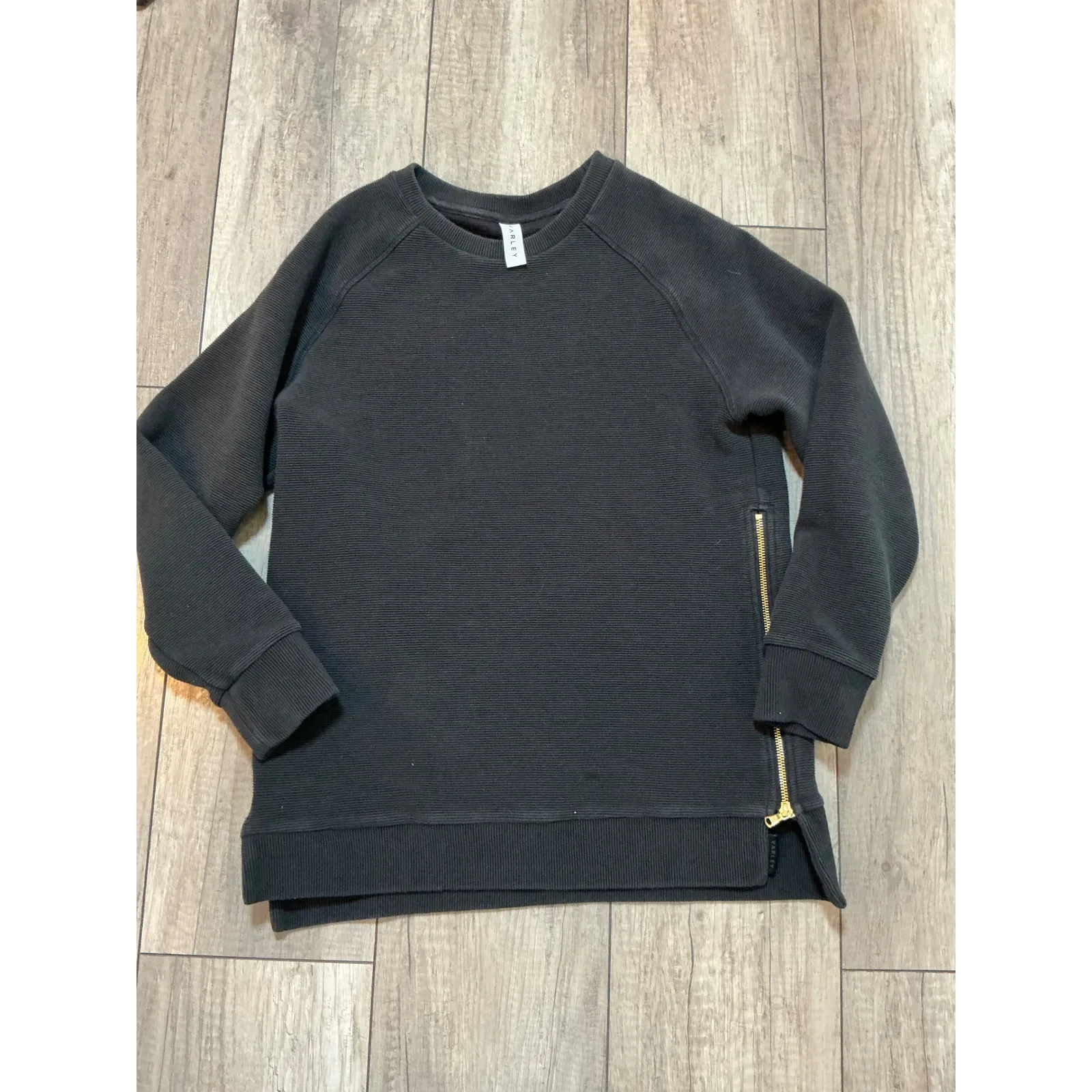 Varley Black Textured Knit Sweatshirt Gold Zipper Detail Athleisure Everyday‎ - Image 2