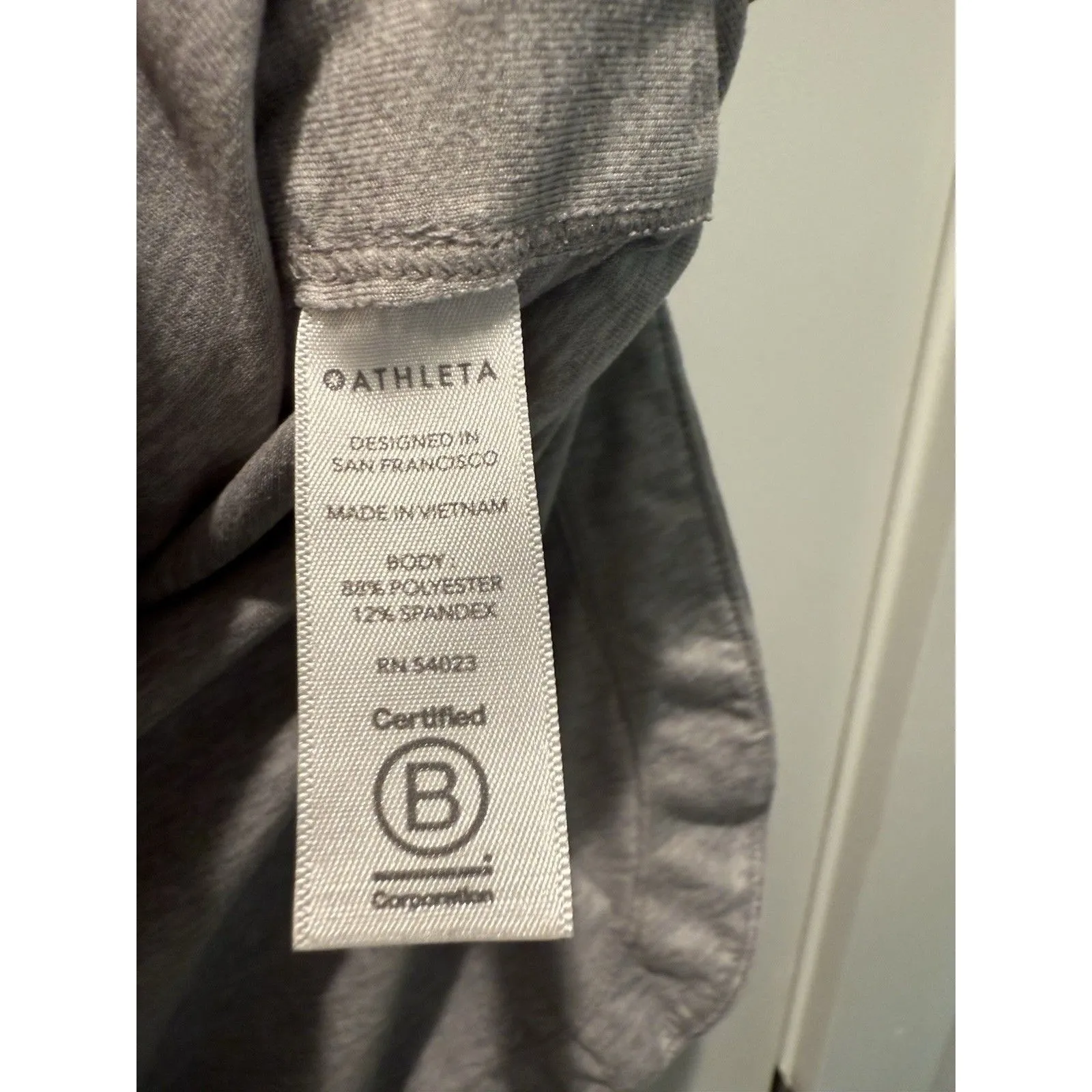 Athleta Uptempo Elevate Long Sleeve Athletic Top Grey Medium M Sweat Wicking - Image 5