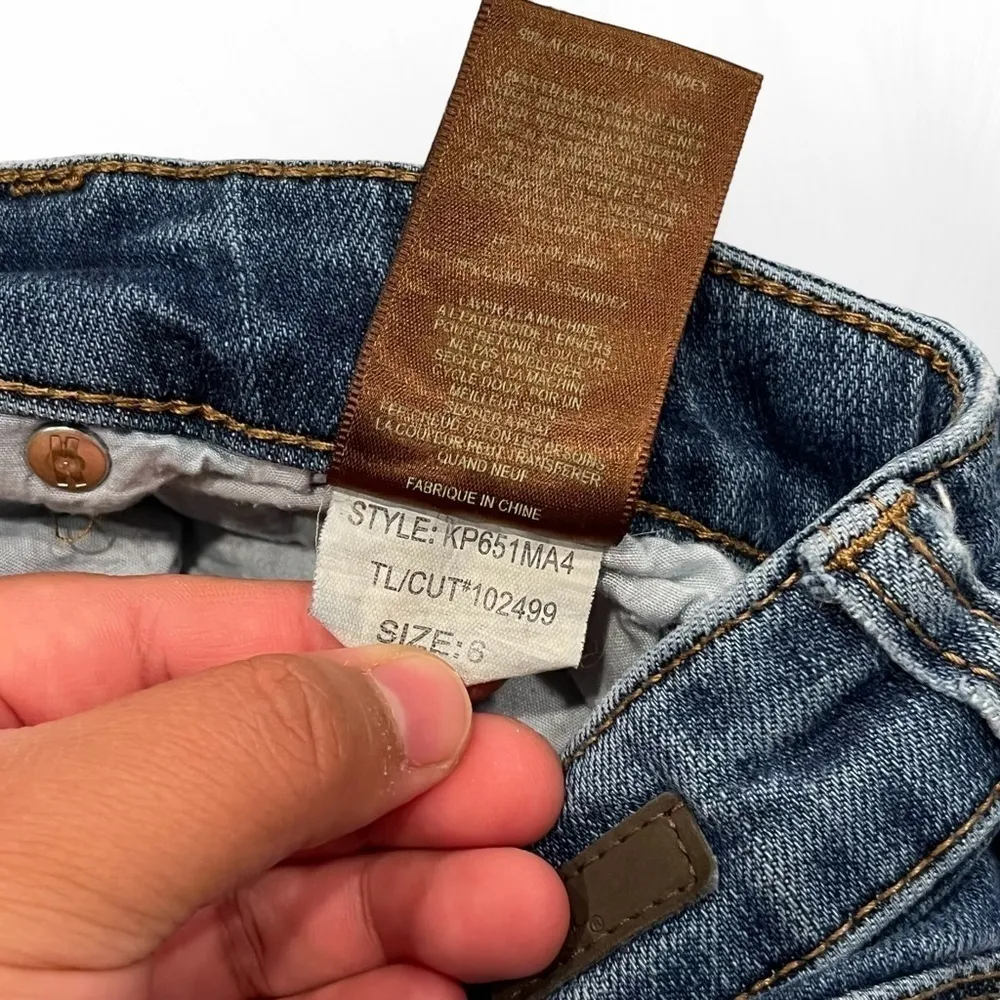 Kut From The Kloth  Raw Hem Cropped Distressed Jeans Size 6 - Image 8