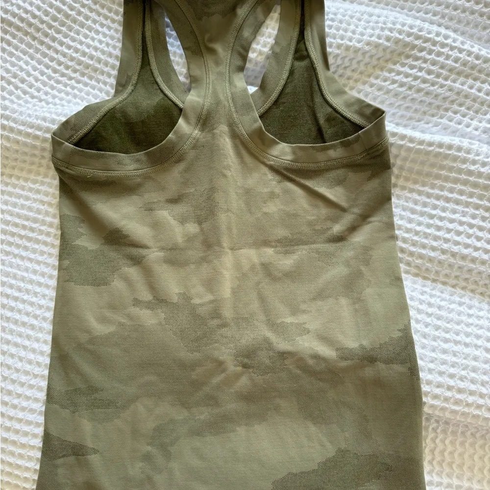 Athleta Momentum Camo Tank - Image 5
