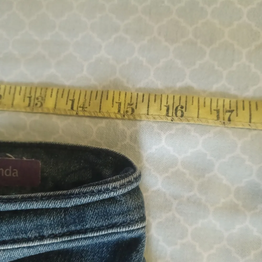 Gloria Vanderbilt Amanda Jeans Women's Size 10 Blue Short Straight Stretch Denim - Image 5