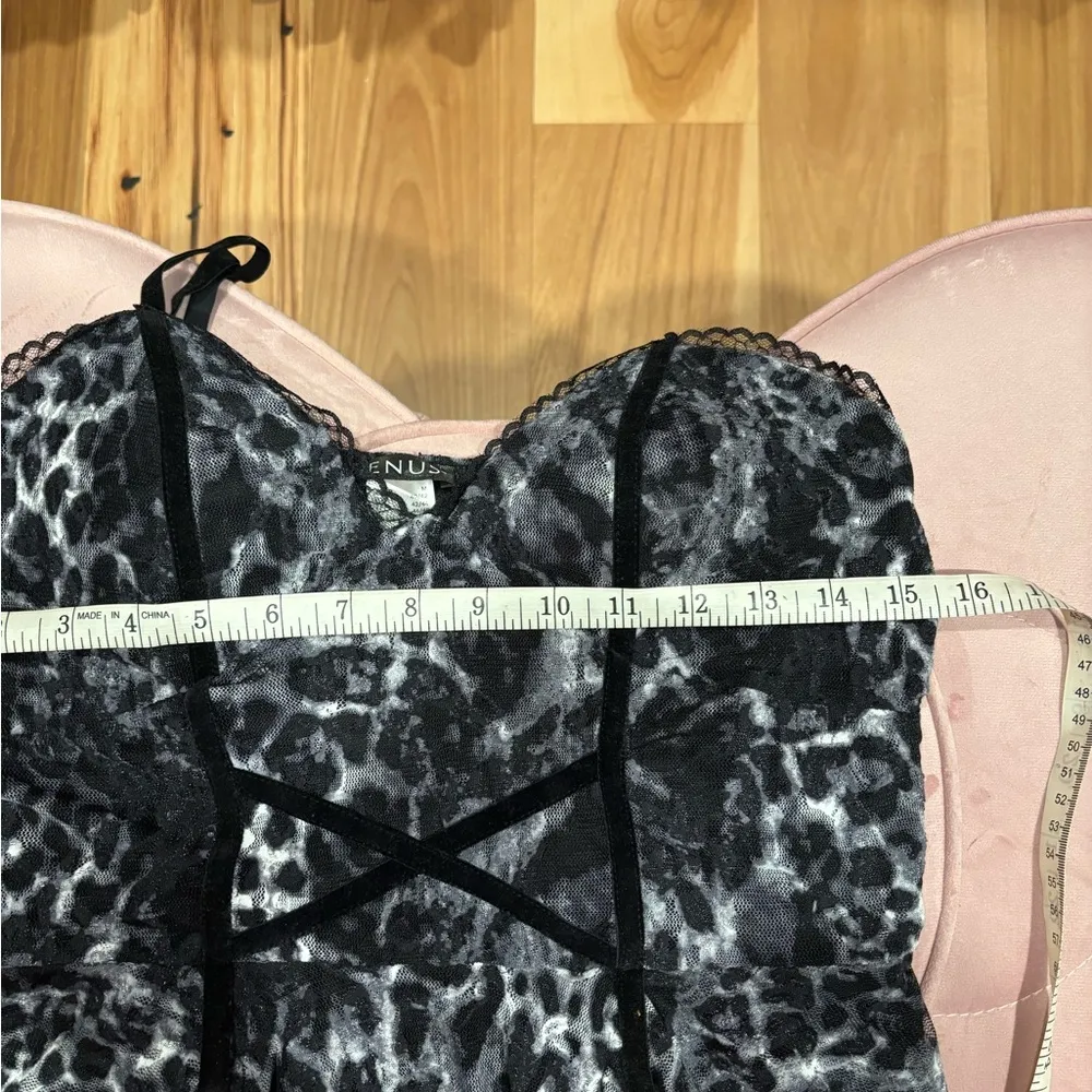VENUS Black and Gray Leopard Print peplum top M - Image 8