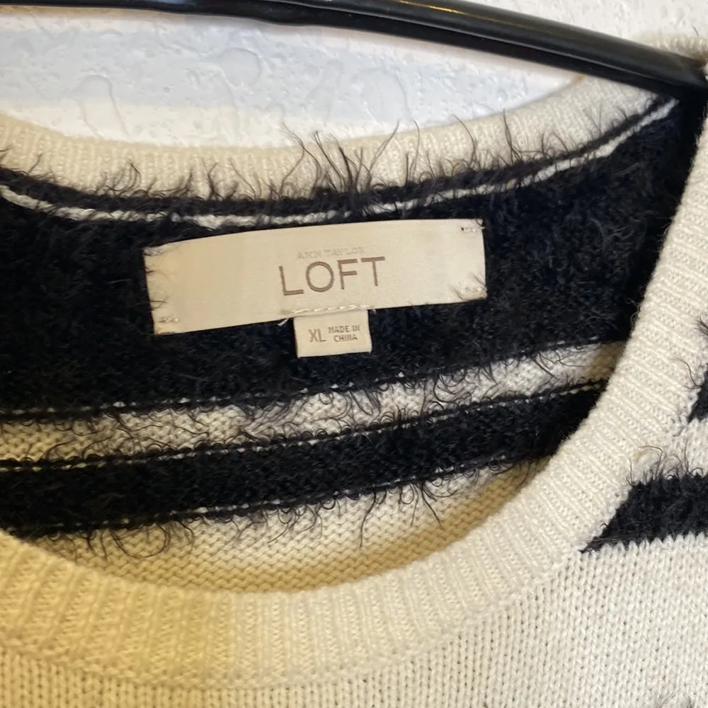 Ann Taylor LOFT Black Cream Striped Camel Hair Blend Pullover Sweater EUC Sz XL - Image 2