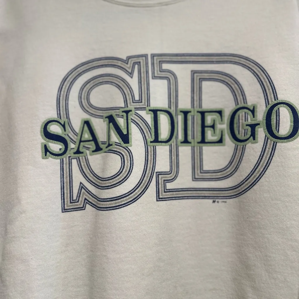 Vintage 90’s Unisex Sz: L SD San Diego Graphic Hanes Crew Neck Sweatshirt. - Image 10