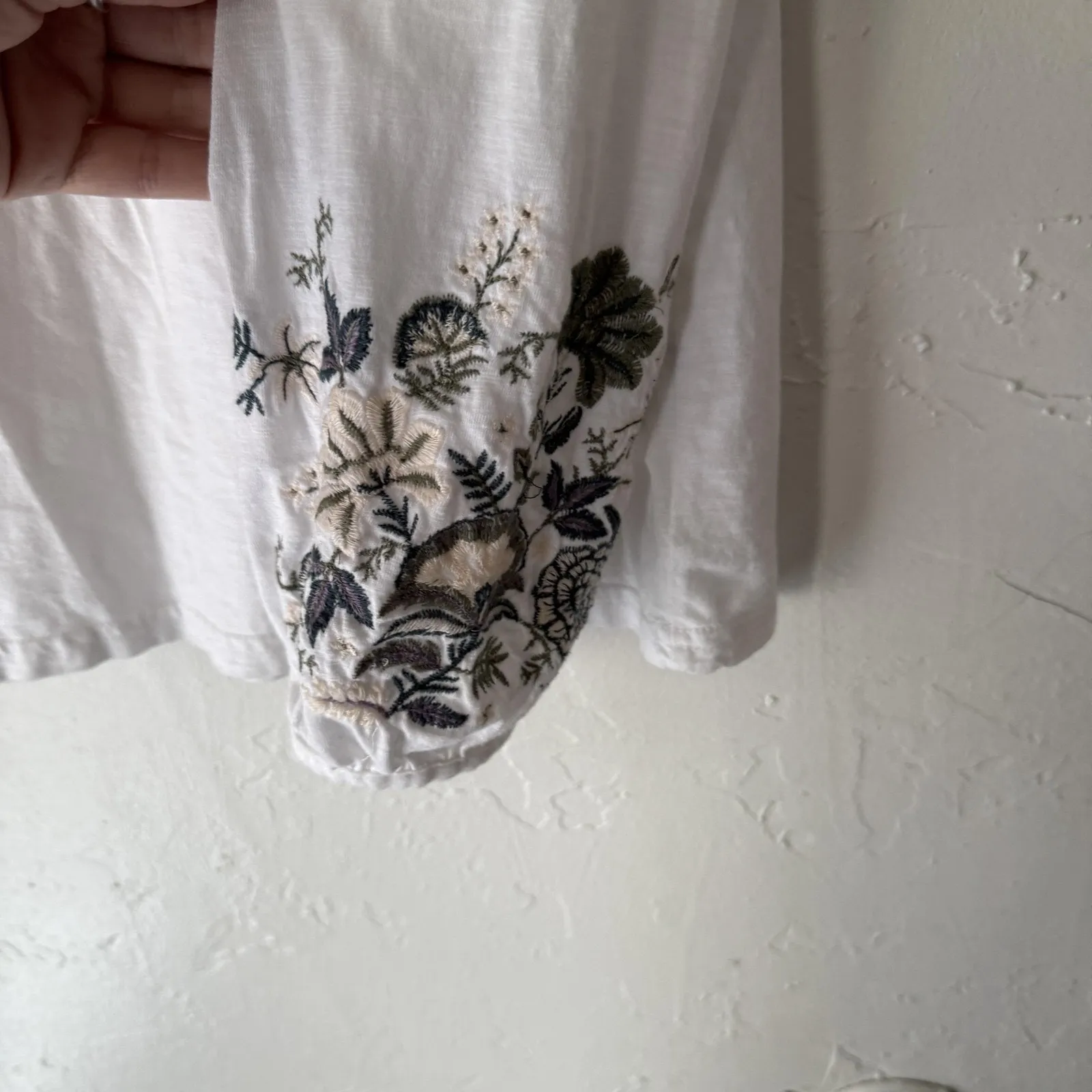 Aventura Shirt Womens Small Long Sleeve Floral Embroidered Boho Sustainable Top‎ White - Image 3