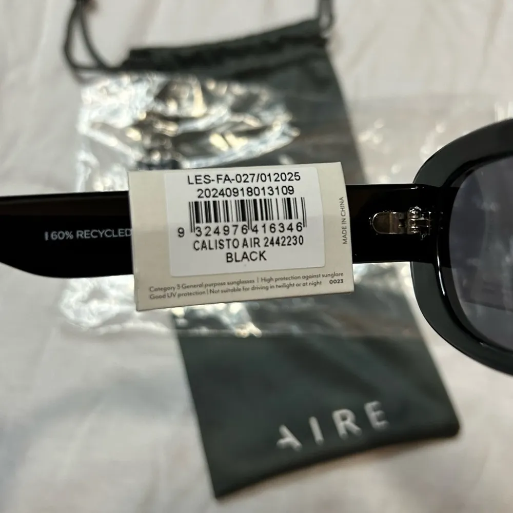 AIRE Calisto 49mm Small Oval Sunglasses Black - Image 3