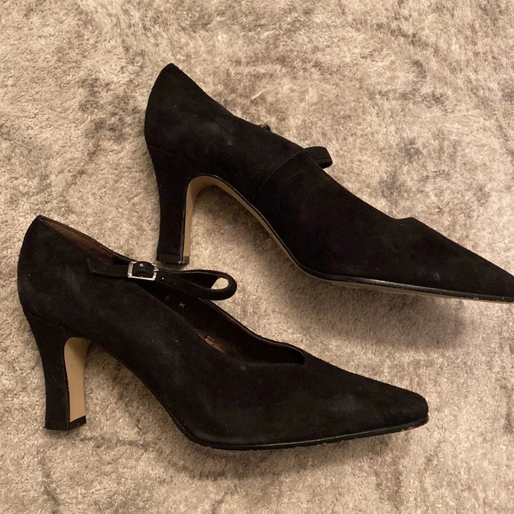 Vintage Etienne Aigner Leather Heels - Image 5