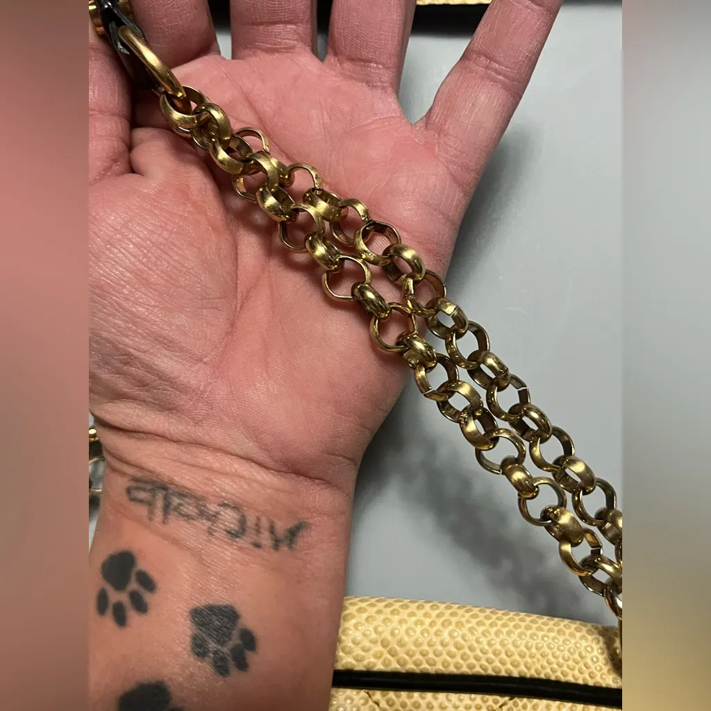 Vintage! Eric Javits quilted leather shoulder bag in tan with black patent trim - Image 9