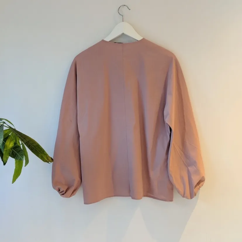 Zara collarless button down balloon sleeve blouse in dusty rose M - Image 5