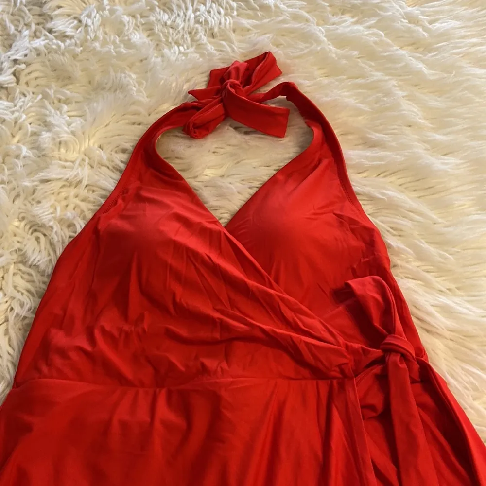 J.CREW SWIMSUIT SIZE 8 BEAUTIFUL COLOR RED SEE ALL PHOTOS - Image 11