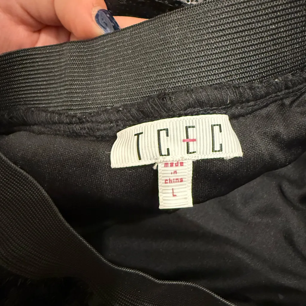 TCEC Black and Red Sequin Mini Skirt - Image 3