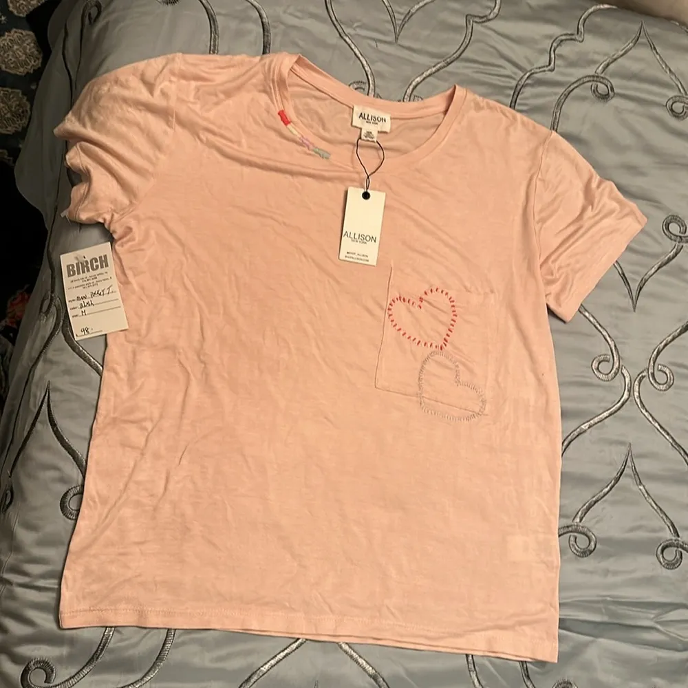 Allison New York pocket tee medium cute heart M blush new nwt - Image 4
