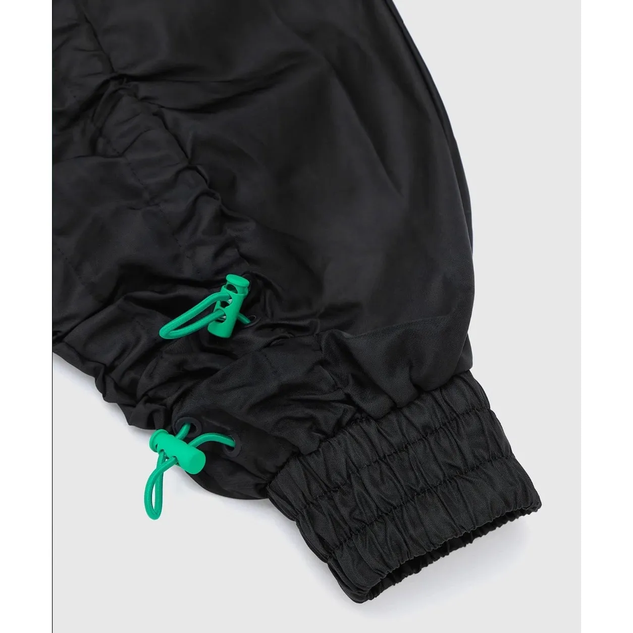 Maniere de Voir Black & Green Nylon Cargo Pants with Bungee - US Size 6 - New - Image 11