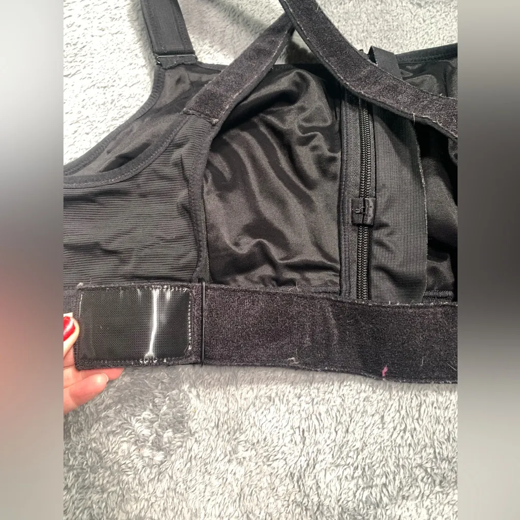 Shefit Black Sports Bra Size undefined - Image 9