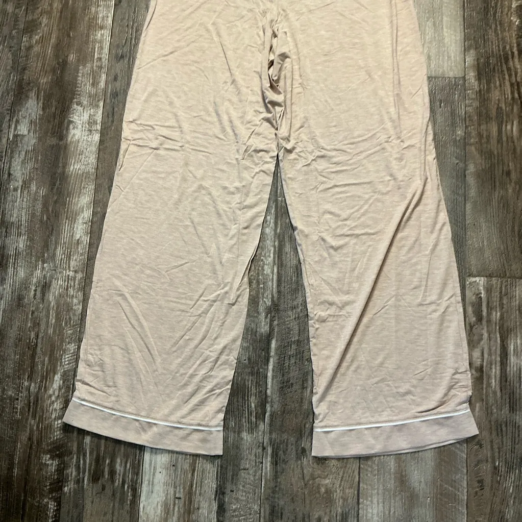 GAP Women's Extra Soft Pajama Pants - Cream Size Small - Image 5