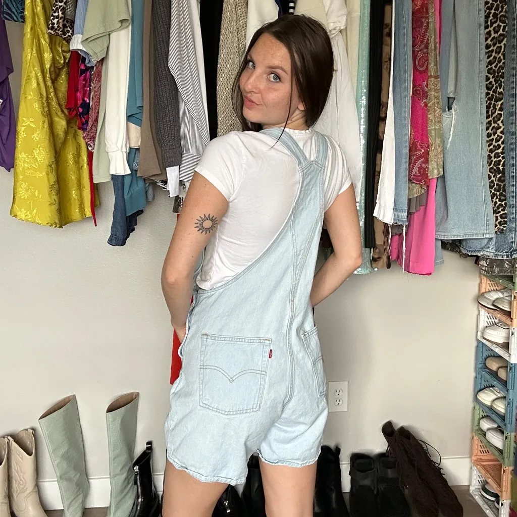 Levi's Levi’s Light Wash Denim Short Overalls - Size M (Approx.) - Image 2