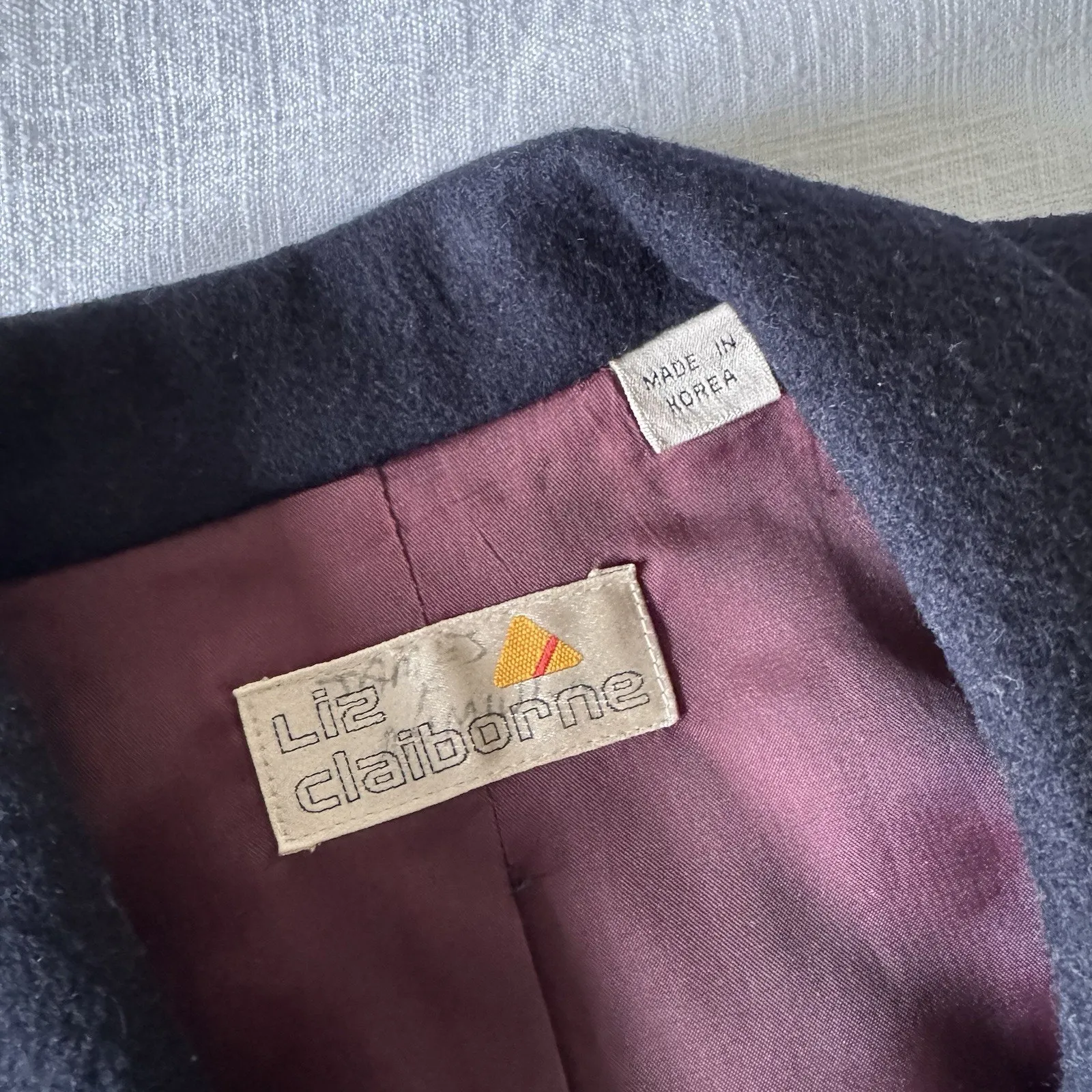 Vintage 1980s Liz Claiborne Navy Wool Cashmere Structured Classic Blazer size 8 - Image 7