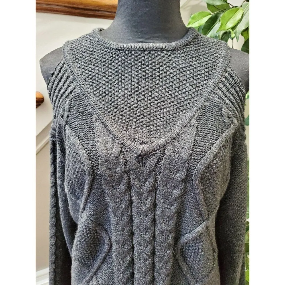 One A Women's Grey Acrylic Cold Shoulder Sleeve Round Neck Sweater Size Large Black - Image 5