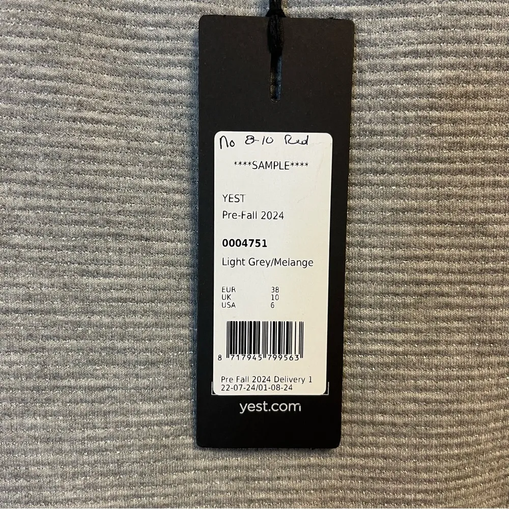 Yest Sweatshirt Grey w/ Slight Sparkle Ribbed w/ Ruched Sleeves Sz 6 US NWT Gray - Image 4