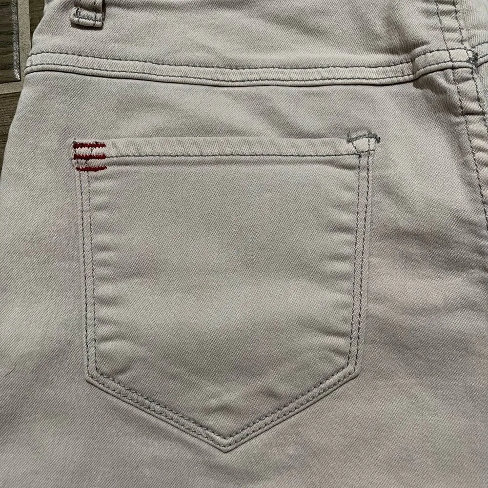 Bdg super high rise seam short size 30 white - Image 4