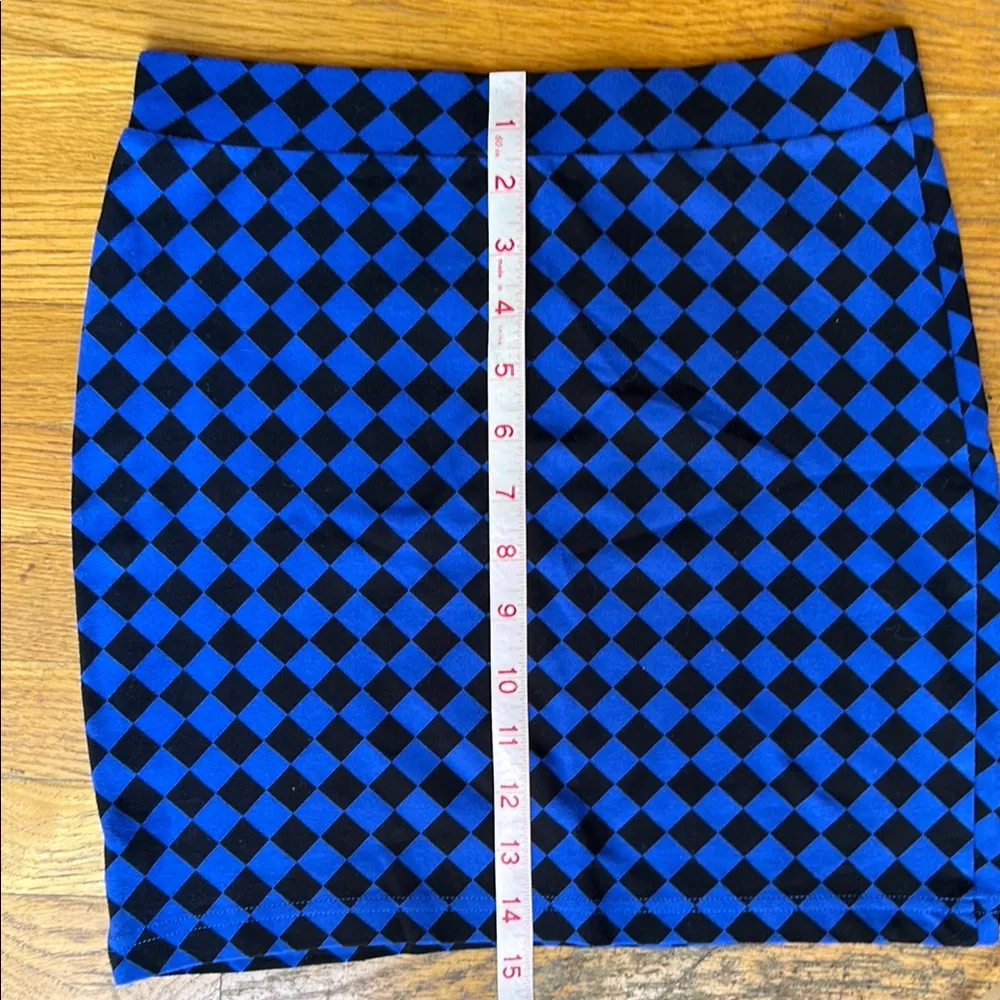 H&M Mini Skirt. Size 6 NWOT 💙❤︎ - Image 4