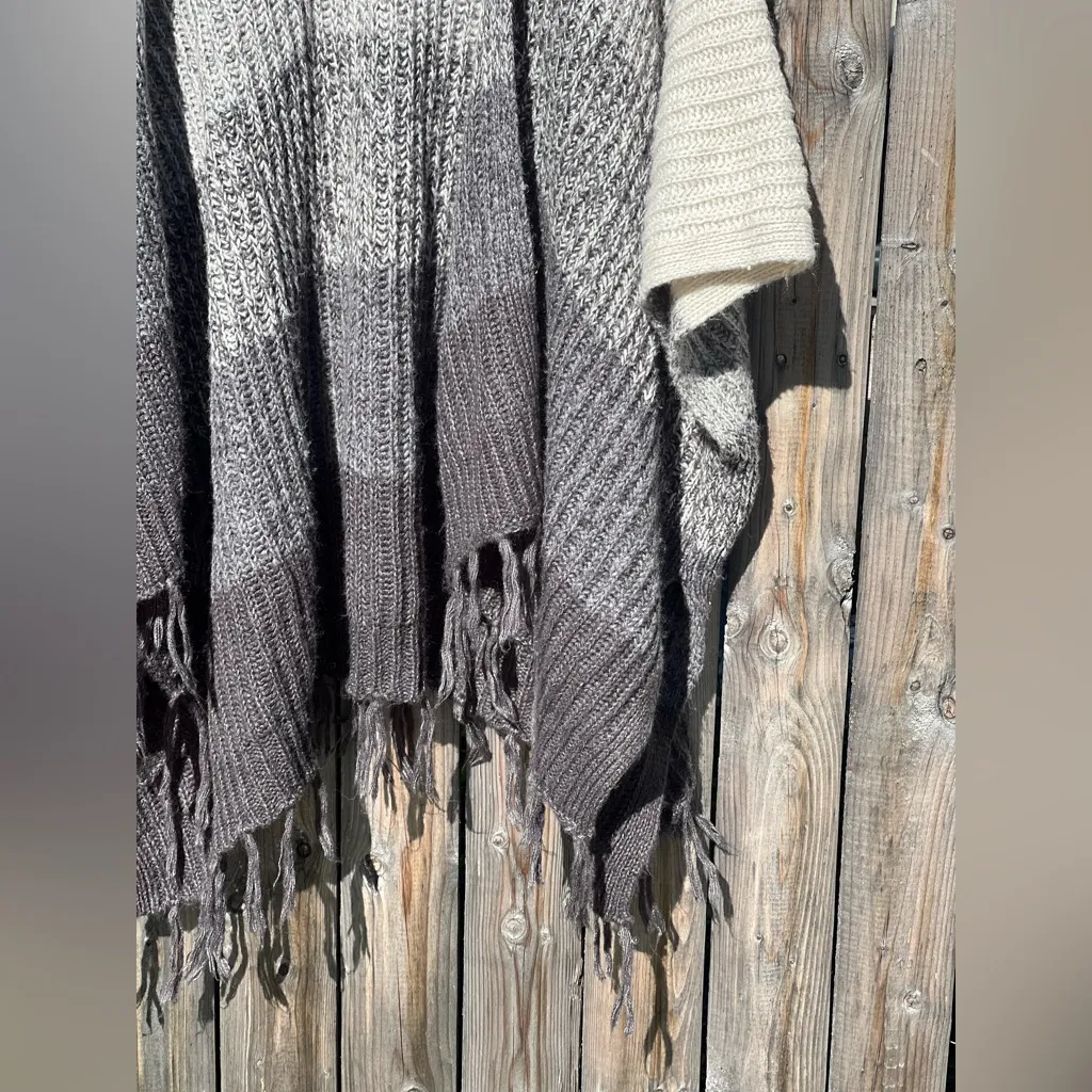 American Eagle Soft Shawl Poncho Sweater - Image 6