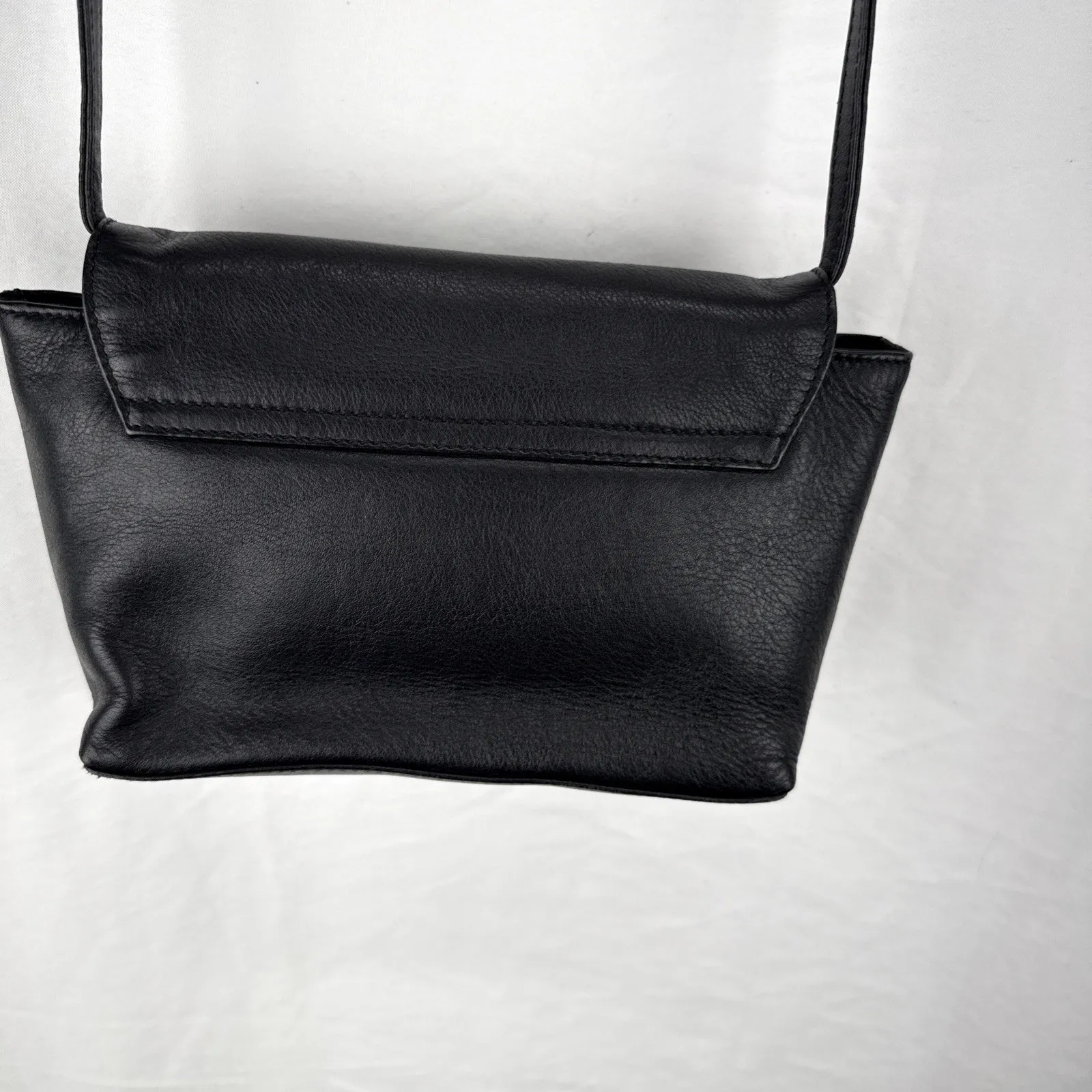 Vintage Paloma Picasso Black Leather Bag Gold Logo Hardware Designer Purse Italy - Image 5