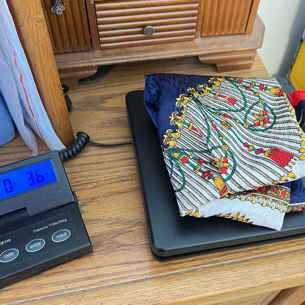 Vintage Square Scarf Horses Carriage Urn Vase 34” made in Korea polyester - Image 9