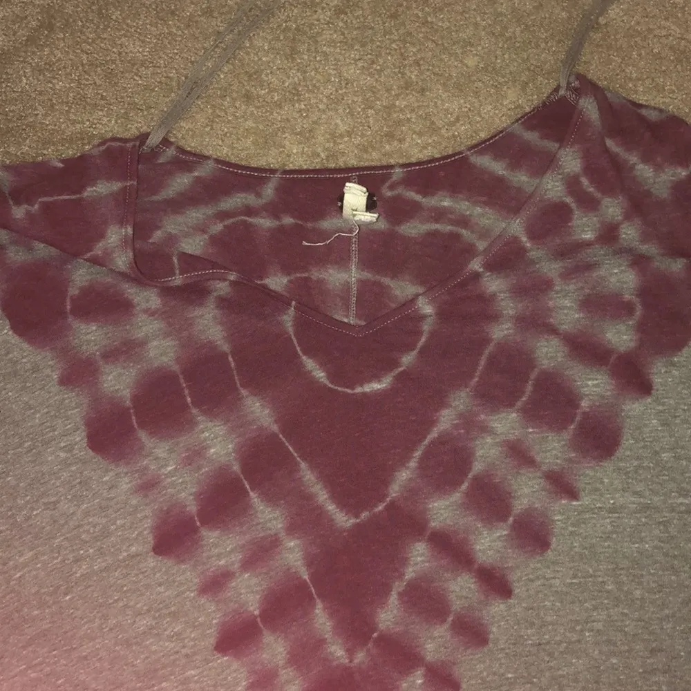 Free People tie dyed shark tooth hem top - Image 3