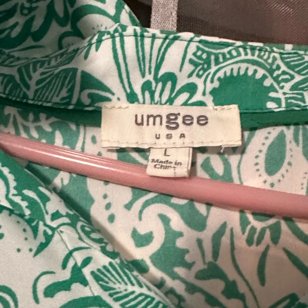 Umgee Emerald and White Floral Blouse - Image 2