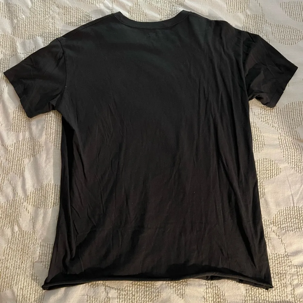 Hollister Graphic T-Shirt - Image 3