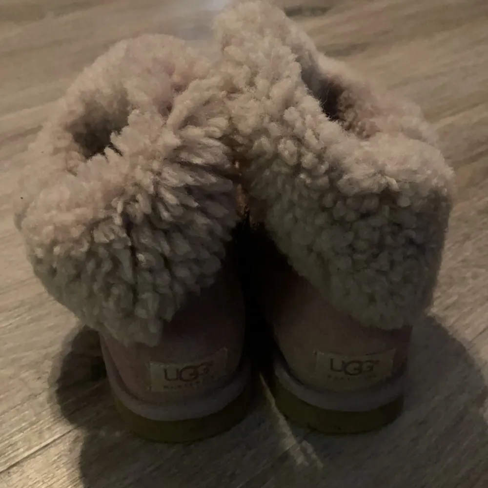 UGG Bailey Button Boot Size 6 - Image 5