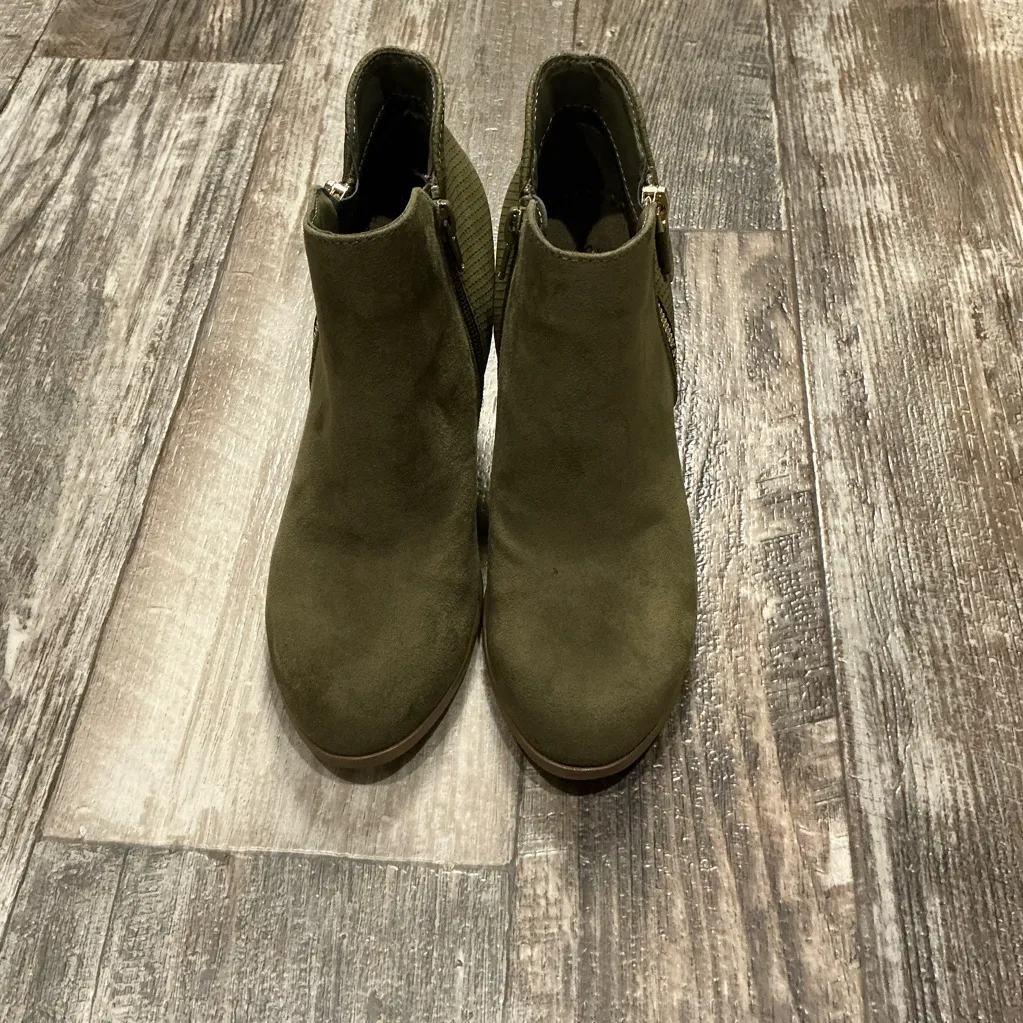 Style & Co Olive Ankle Boots with Block Heel Size 6 - Image 4