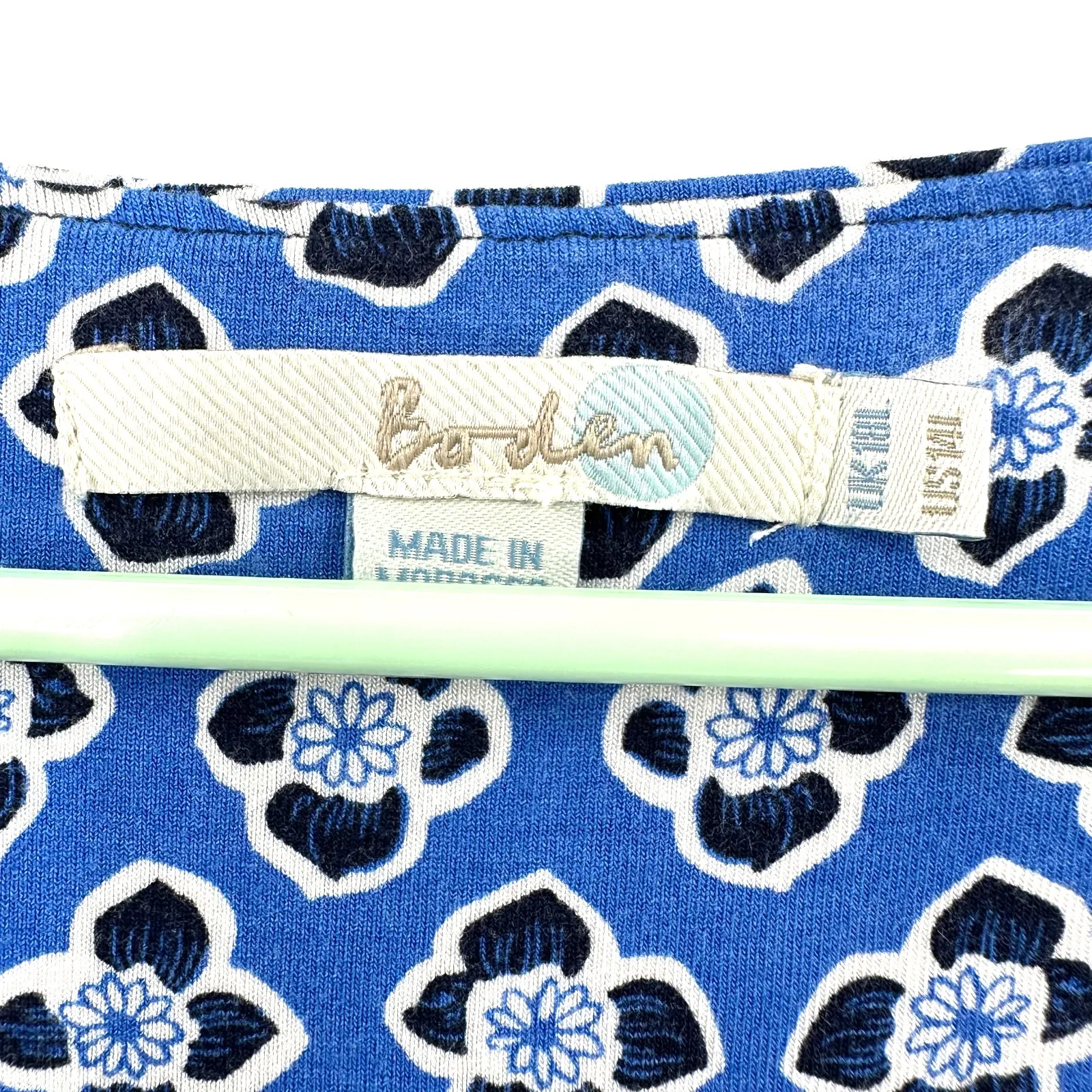 Boden Size US 14‎ Short Sleeve V - Image 3