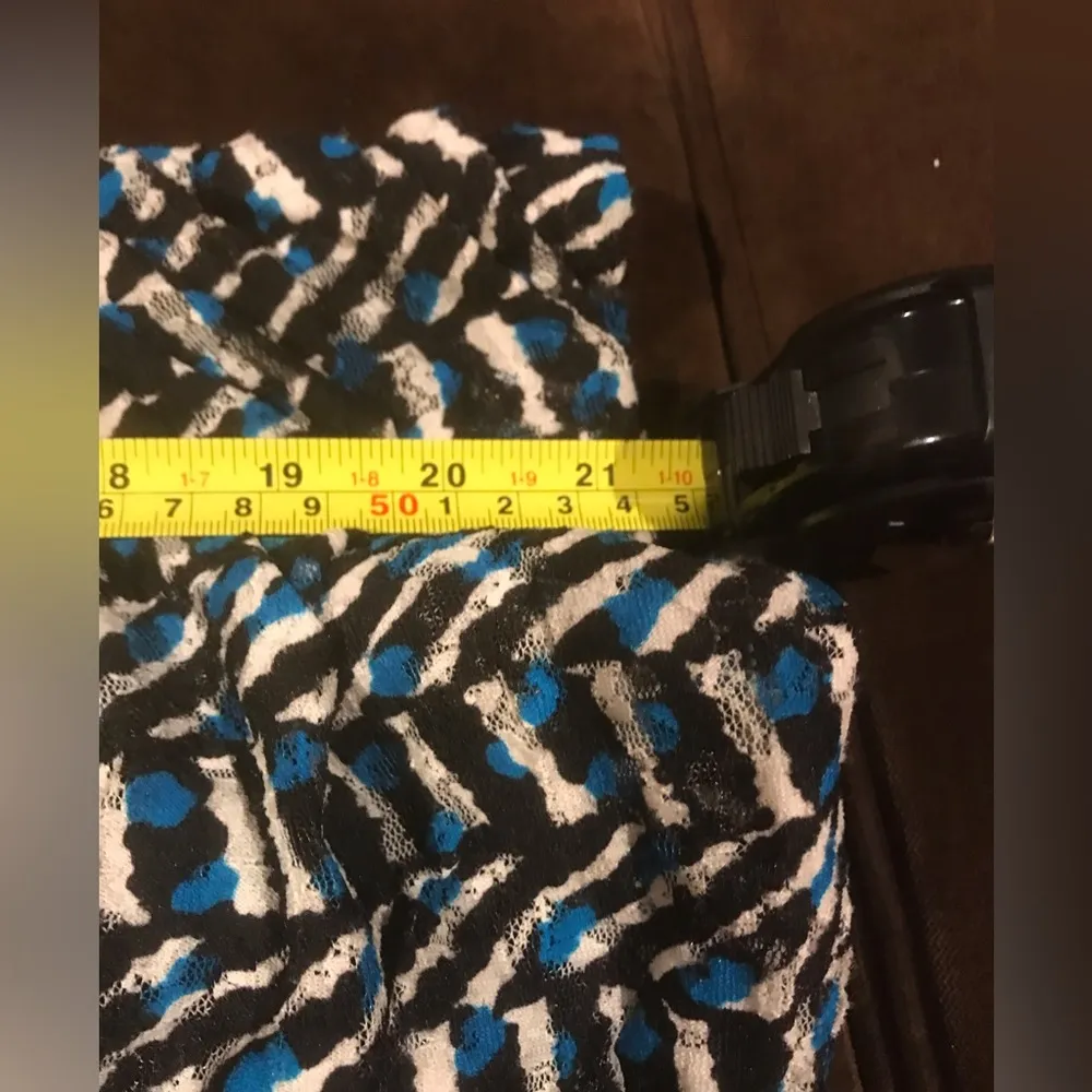 Worthington blue, black, white body con blouse sleeves are sheer  size M - Image 10