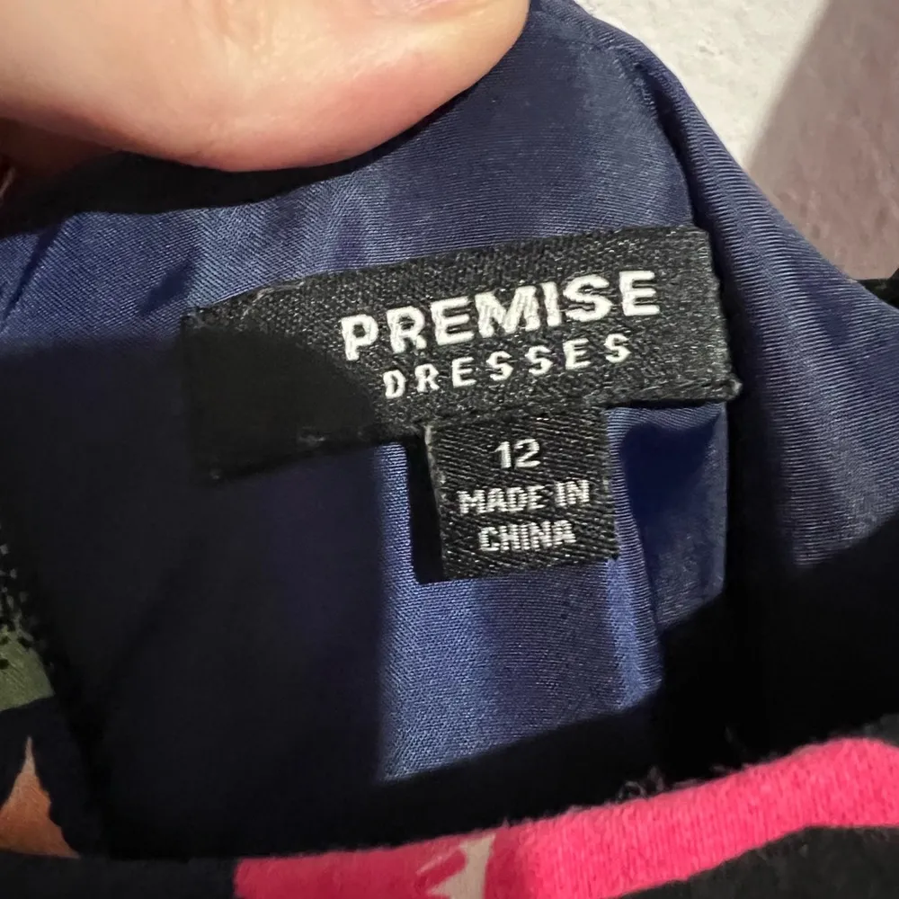 Premise Dresses Floral Knee Length Sleeveless Dress - Image 4