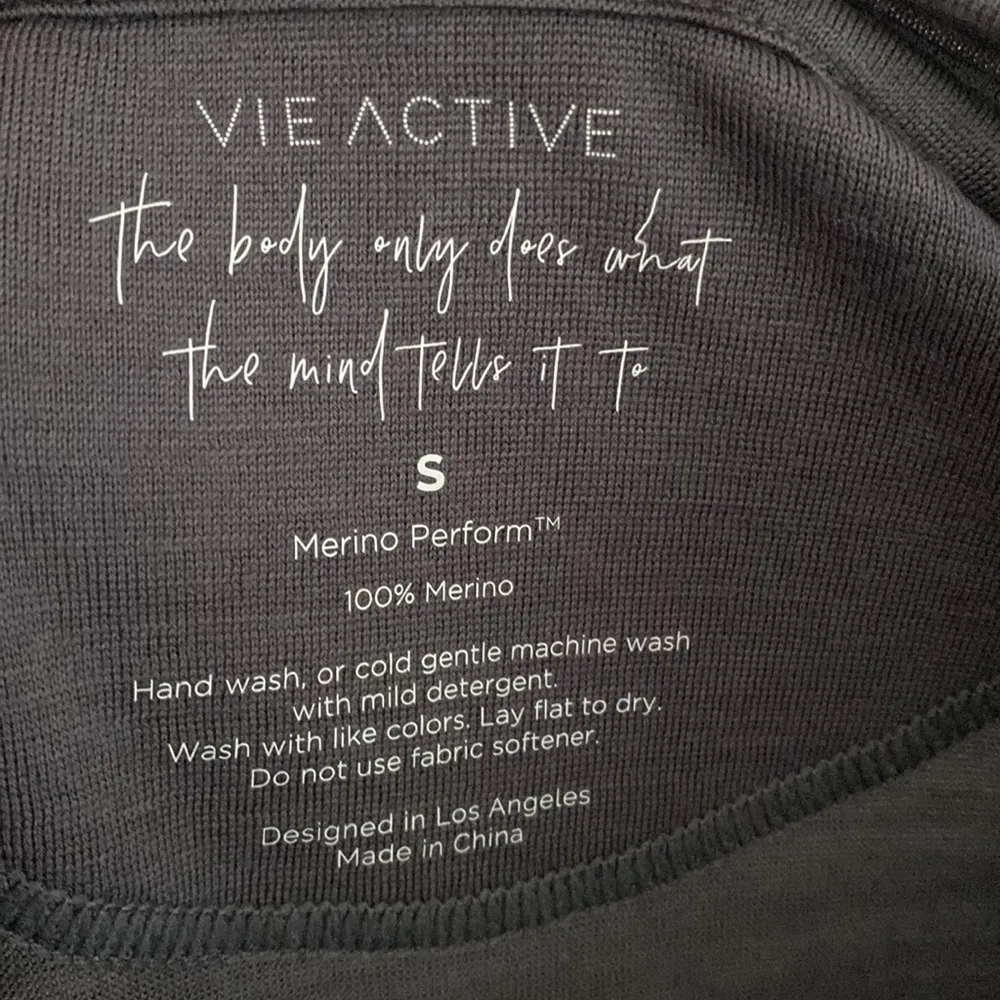 ·Vie Active·Adorable Cropped Lightweight sweatershirt, Small, Like new condition - Image 8