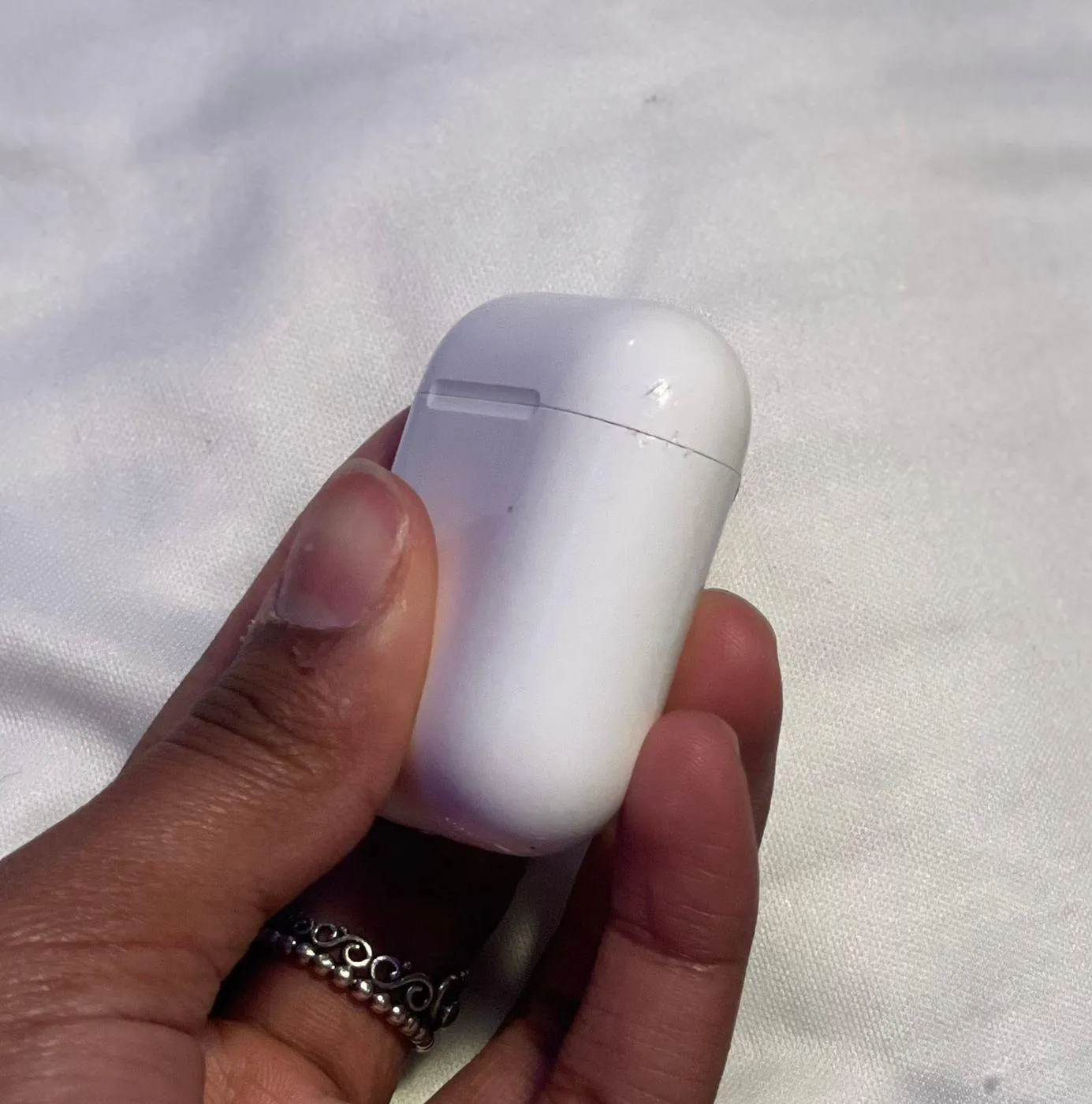 Apple AirPods With Charging Case - Image 7