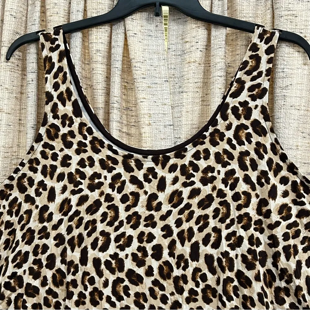 Torrid Super Soft Double Scoop Neck Ruched Leopard Print Tank - 4X - Image 2
