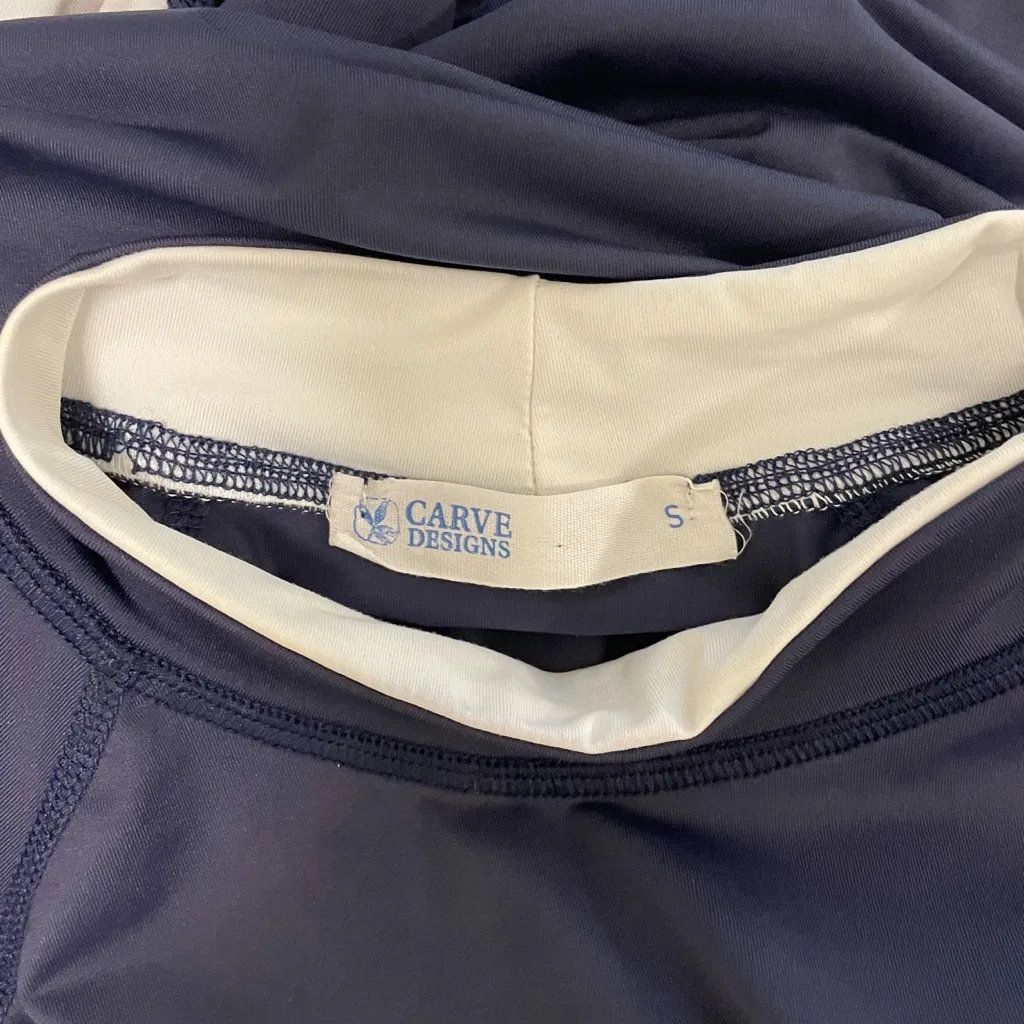 Carve Designs Mock Neck Chevron Logo Rash Guard - Image 7