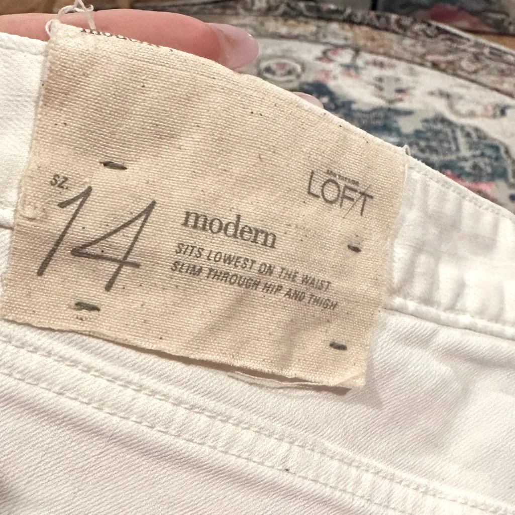 LOFT MODERN WHITE NEUTRAL STRETCH DENIM SHORTS SIZE 14 VACATION - Image 5