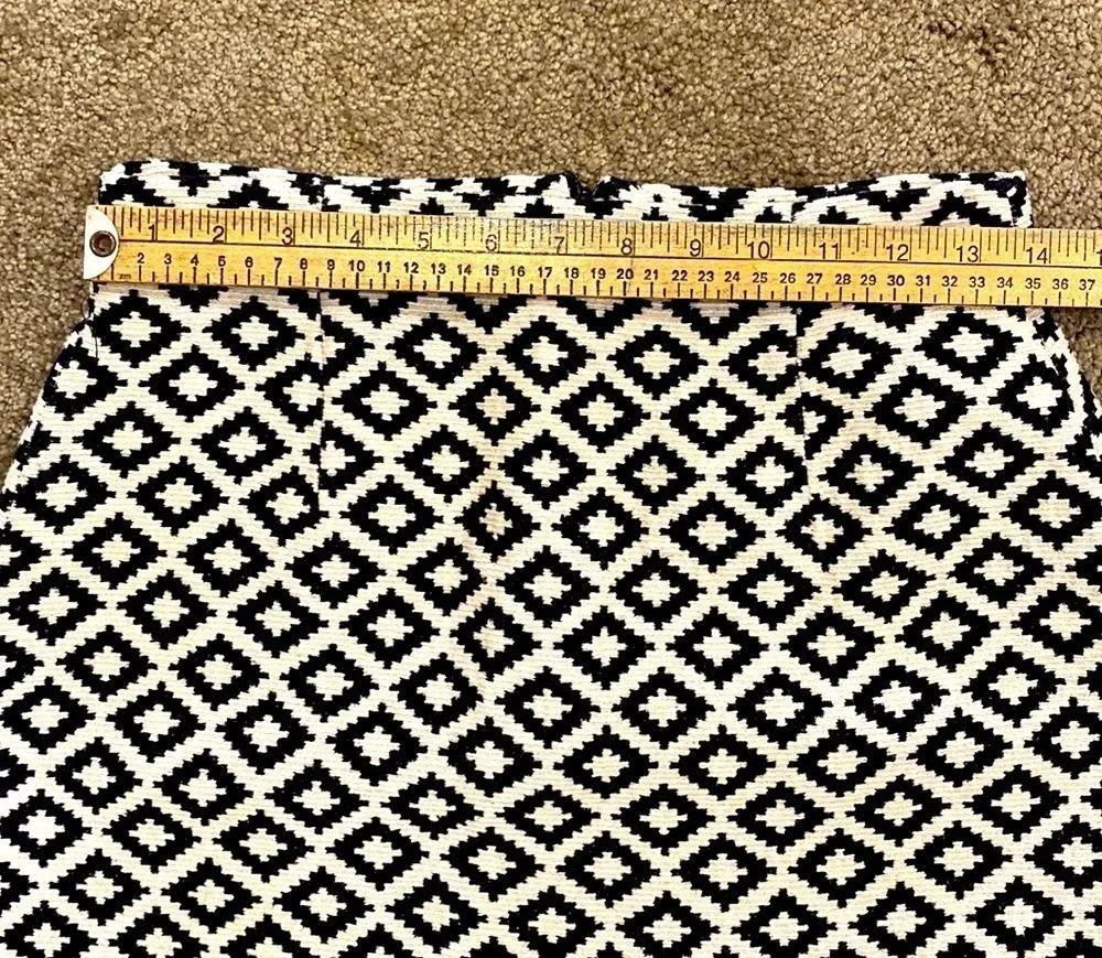 || Black and white print mini skirt - Image 7
