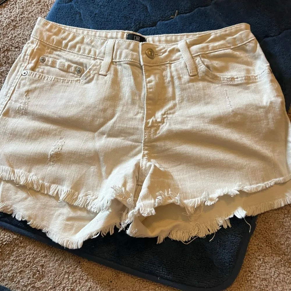 Just black small shorts - Image 4