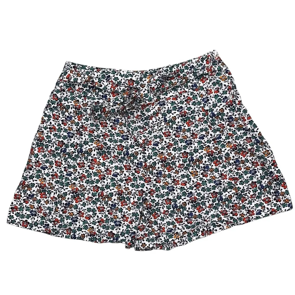 J Crew 3" Tie Waist Cotton Poplin Shorts in Dainty Floral size 8 - Image 4
