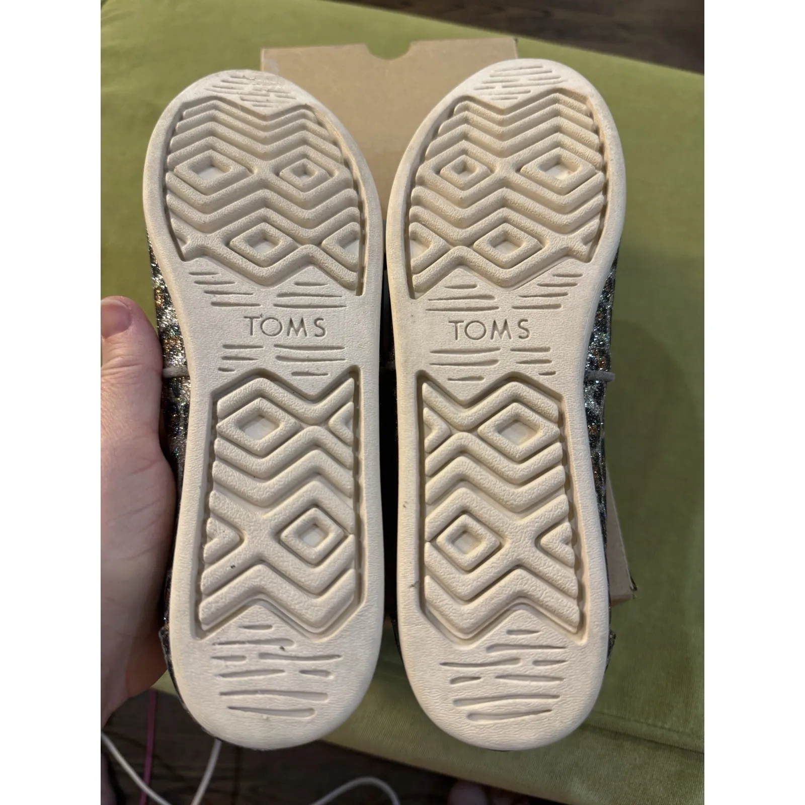 Toms Alpargata Size 8 Sparkle silver Cheetah Print Women's Slip On‎ Flats - Image 7