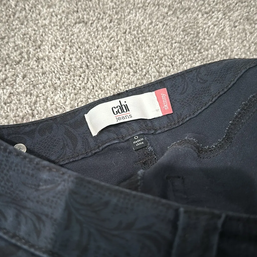 Cabi Lace‎ Print Skinny Jeans Style# 3195 Size 0 - Image 4