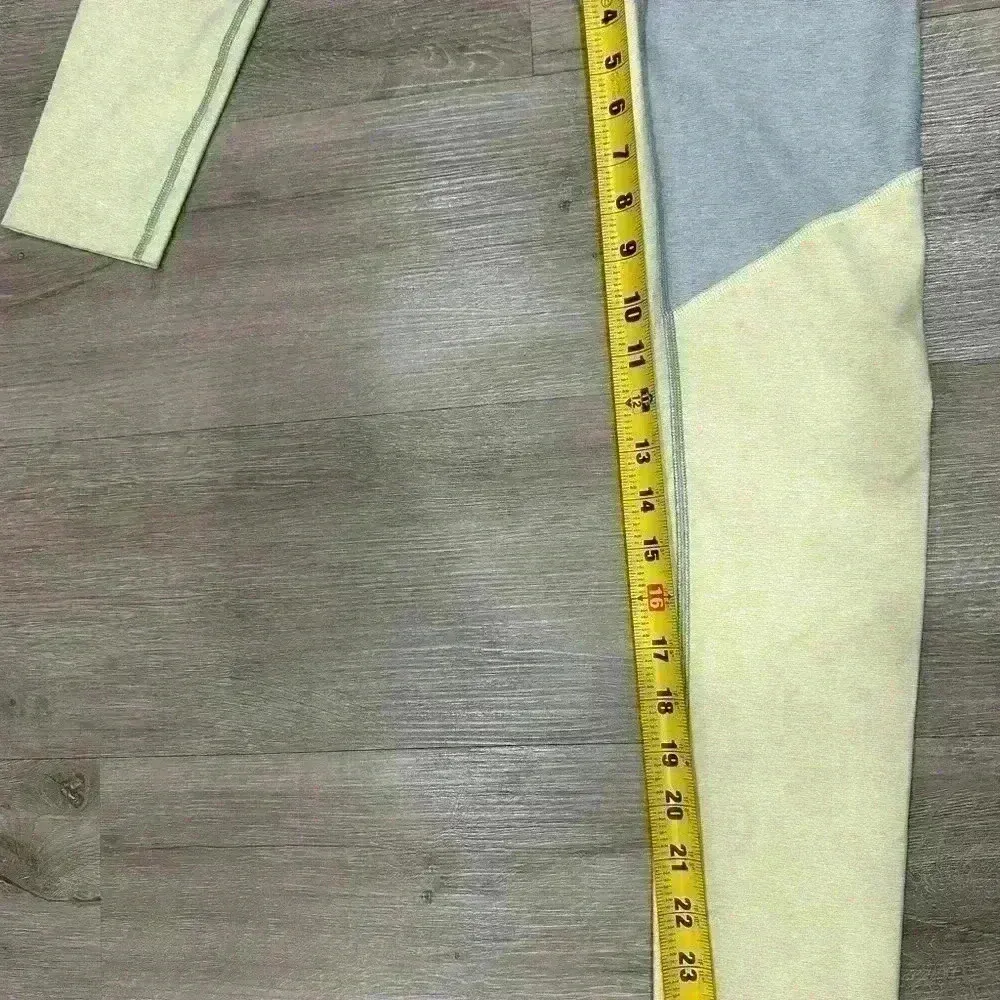 EUC Outdoor Voices Dipped Yellow/Blue Warmup Leggings size small - Image 6